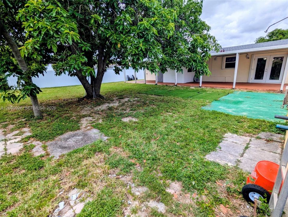 For Rent: $3,300 (3 beds, 2 baths, 1296 Square Feet)