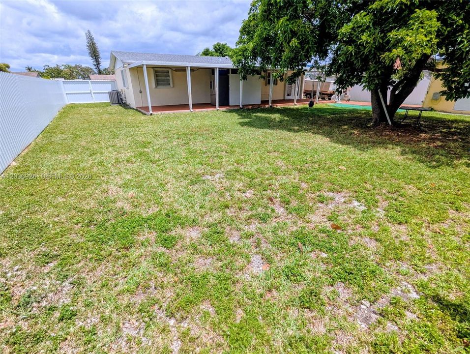For Rent: $3,300 (3 beds, 2 baths, 1296 Square Feet)
