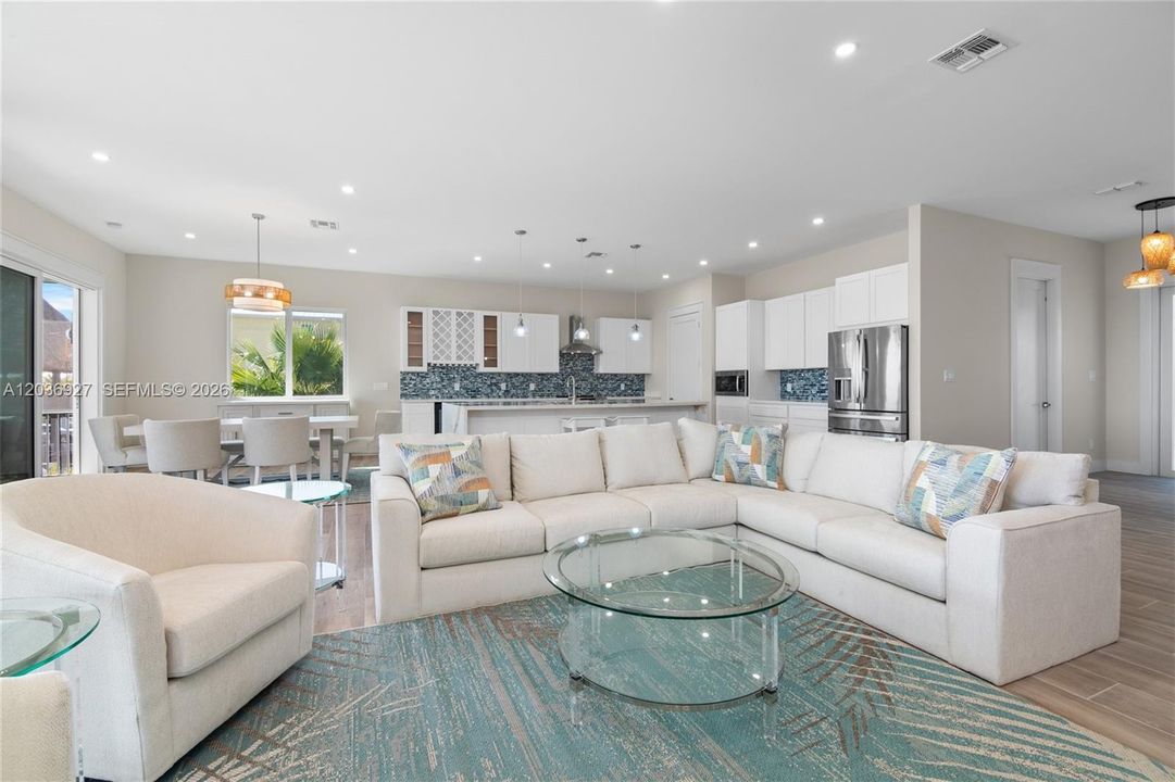 For Sale: $2,300,000 (4 beds, 3 baths, 2400 Square Feet)