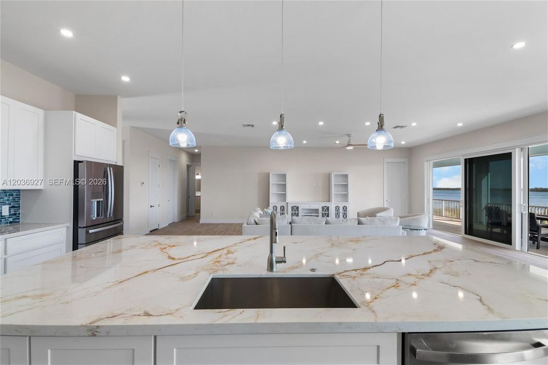 For Sale: $2,300,000 (4 beds, 3 baths, 2400 Square Feet)