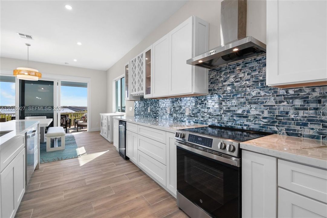 For Sale: $2,300,000 (4 beds, 3 baths, 2400 Square Feet)