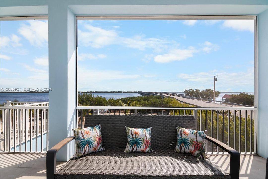For Sale: $2,300,000 (4 beds, 3 baths, 2400 Square Feet)