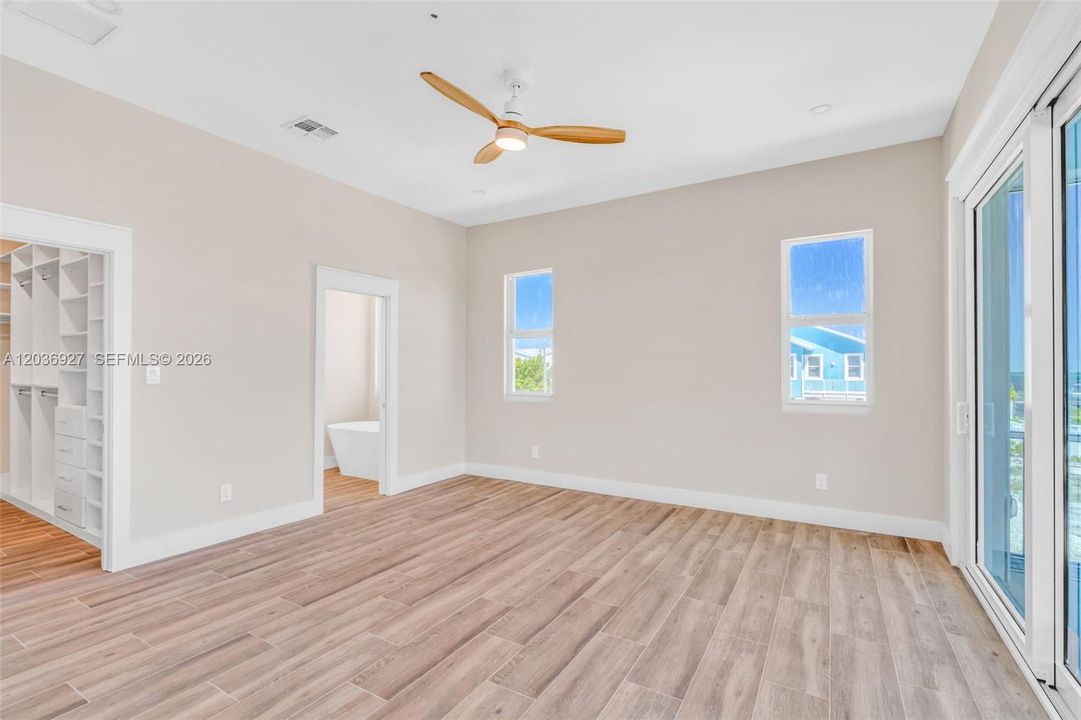 For Sale: $2,300,000 (4 beds, 3 baths, 2400 Square Feet)