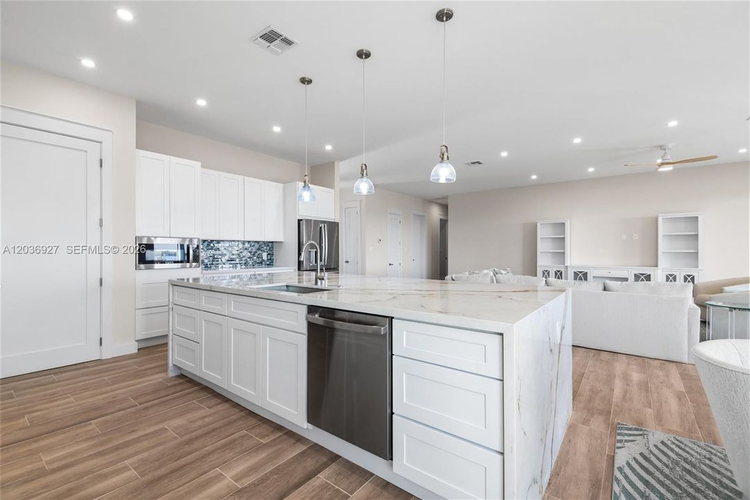For Sale: $2,300,000 (4 beds, 3 baths, 2400 Square Feet)