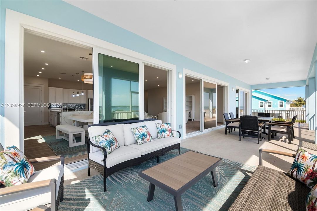 For Sale: $2,300,000 (4 beds, 3 baths, 2400 Square Feet)
