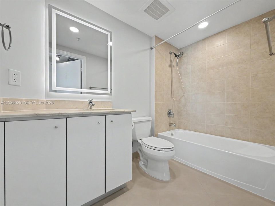 For Rent: $2,400 (1 beds, 1 baths, 657 Square Feet)