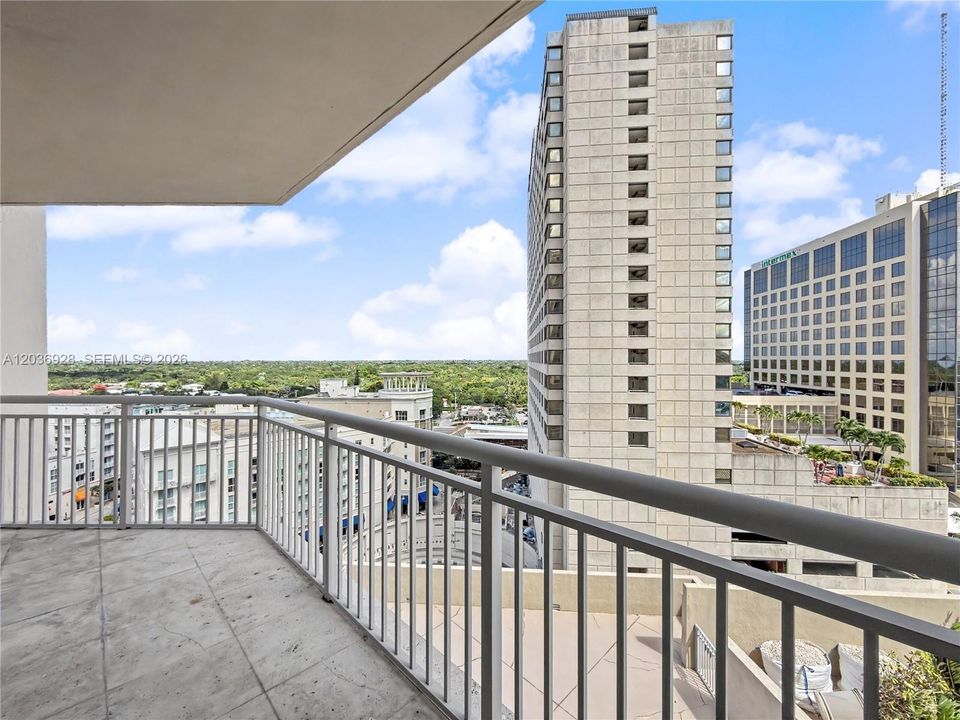 For Rent: $2,400 (1 beds, 1 baths, 657 Square Feet)