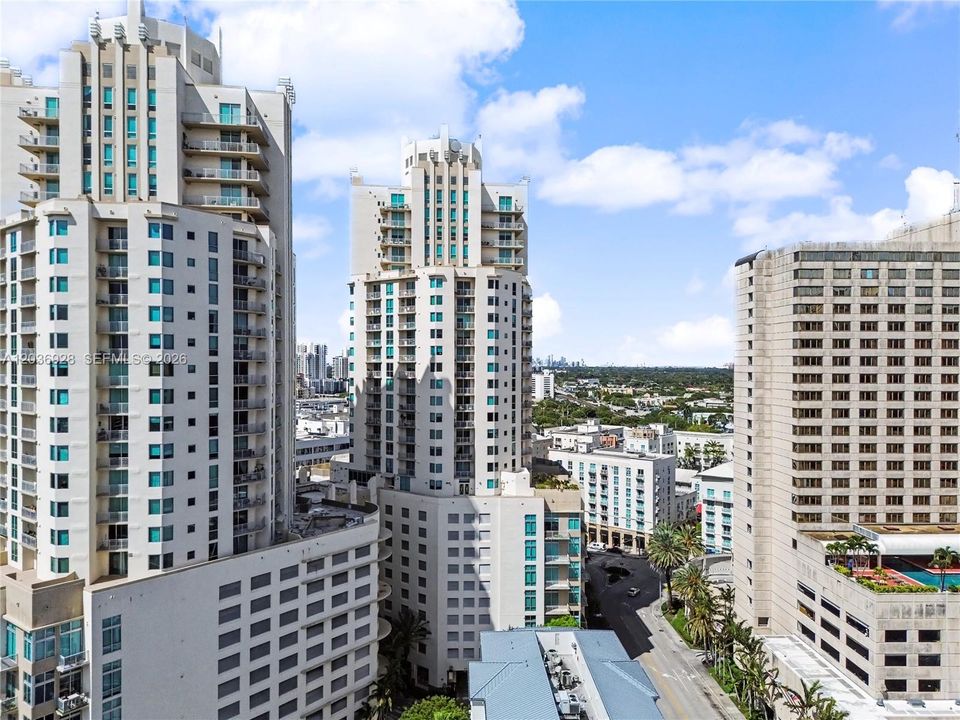 For Rent: $2,400 (1 beds, 1 baths, 657 Square Feet)