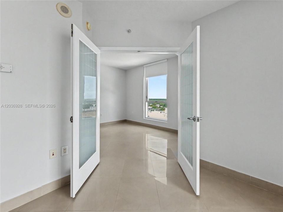 For Rent: $2,400 (1 beds, 1 baths, 657 Square Feet)