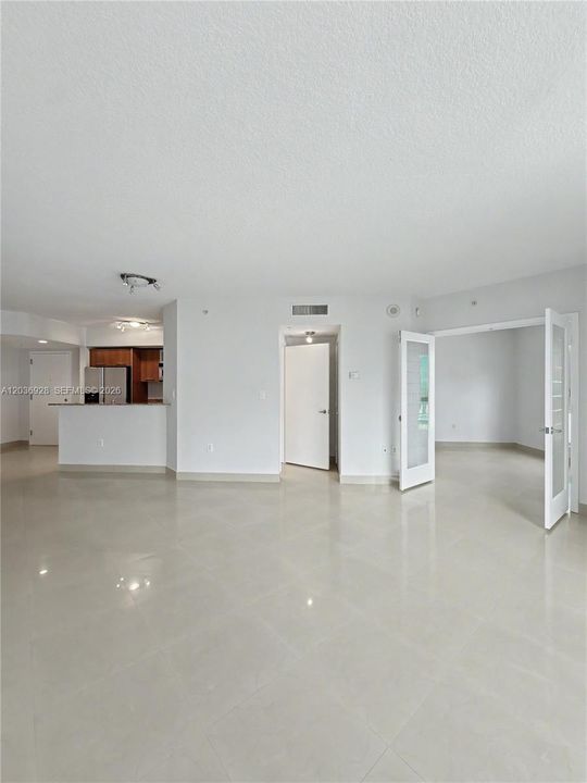 For Rent: $2,400 (1 beds, 1 baths, 657 Square Feet)