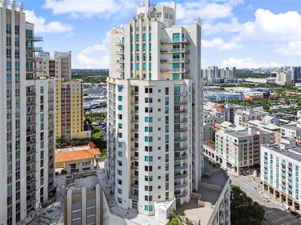 For Rent: $2,400 (1 beds, 1 baths, 657 Square Feet)