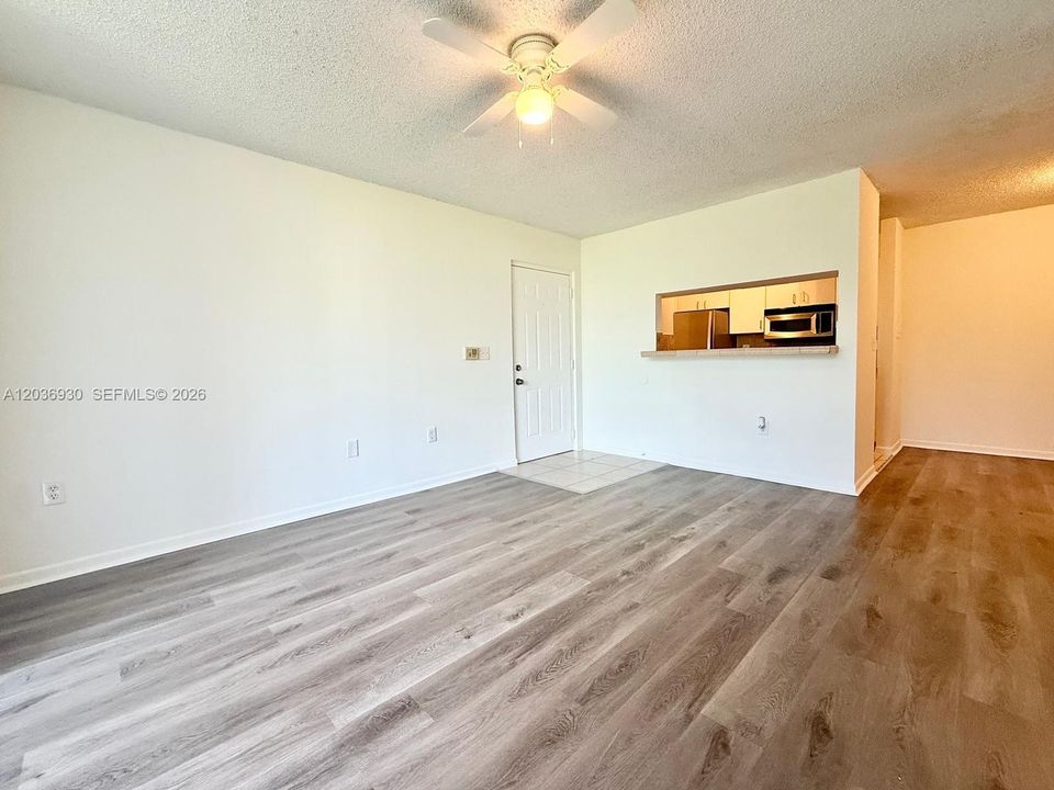 В аренду: $1,800 (1 спален, 1 ванн, 676 Квадратных фут)