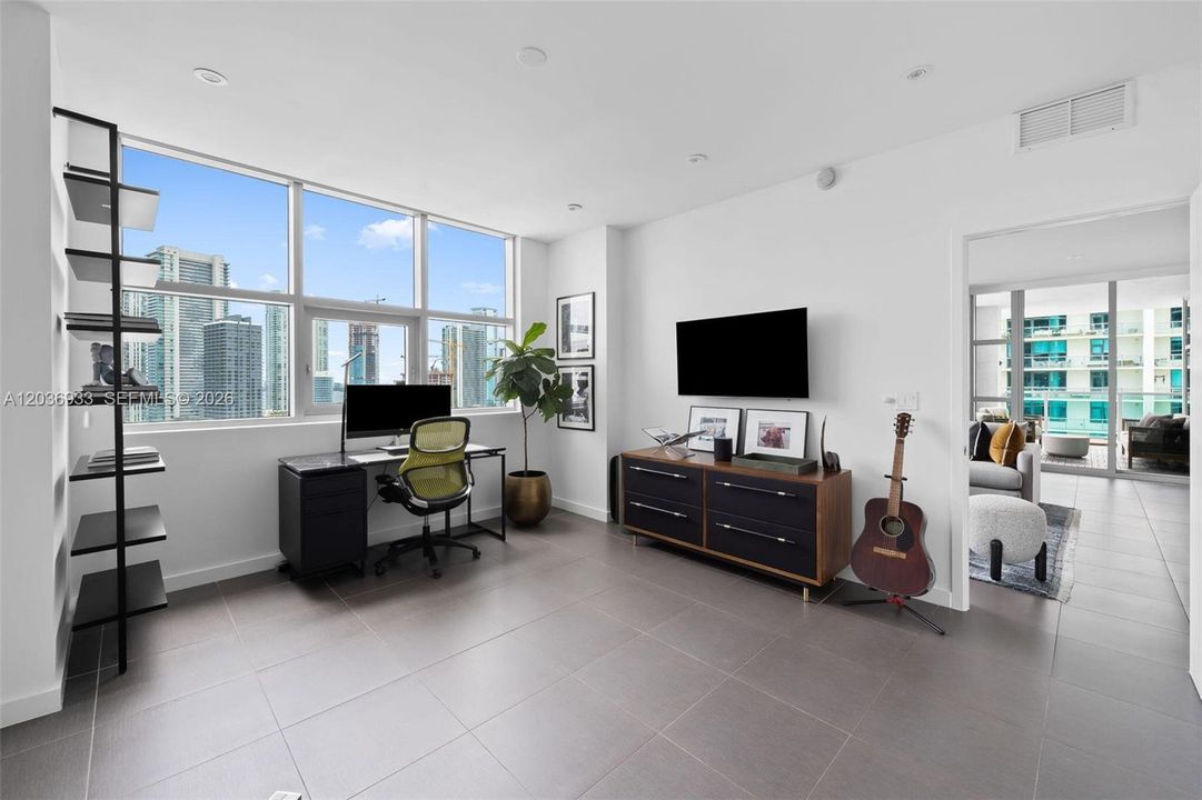 For Sale: $749,000 (2 beds, 2 baths, 1263 Square Feet)