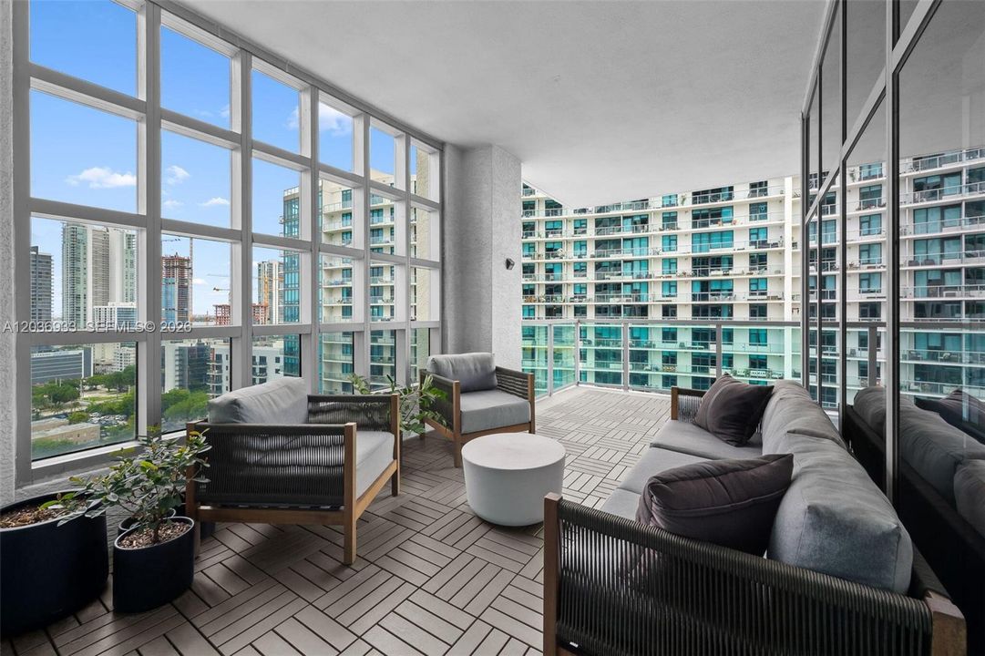 For Sale: $749,000 (2 beds, 2 baths, 1263 Square Feet)