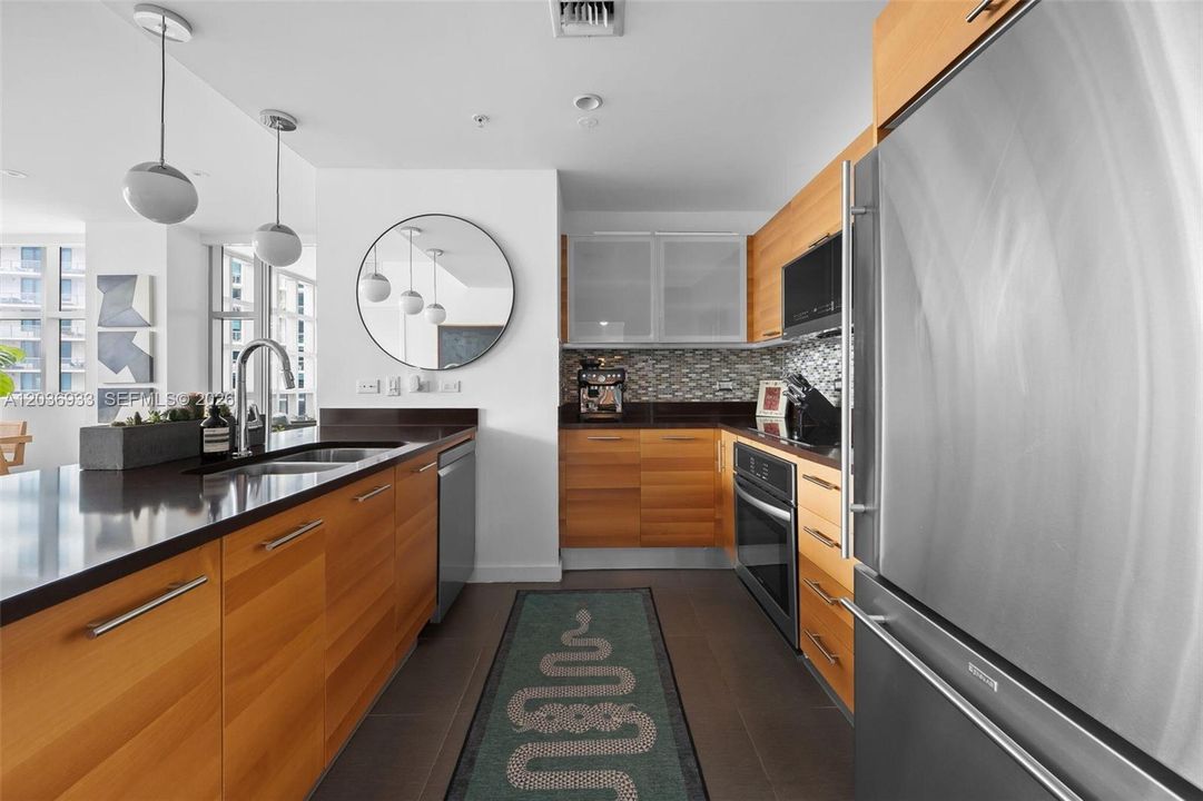 For Sale: $749,000 (2 beds, 2 baths, 1263 Square Feet)