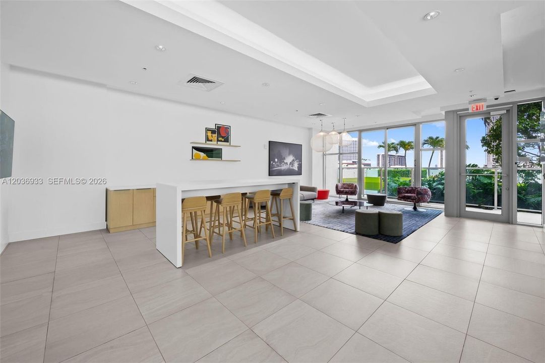 For Sale: $749,000 (2 beds, 2 baths, 1263 Square Feet)