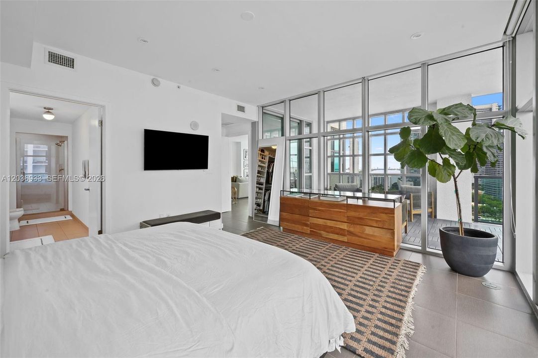 For Sale: $749,000 (2 beds, 2 baths, 1263 Square Feet)