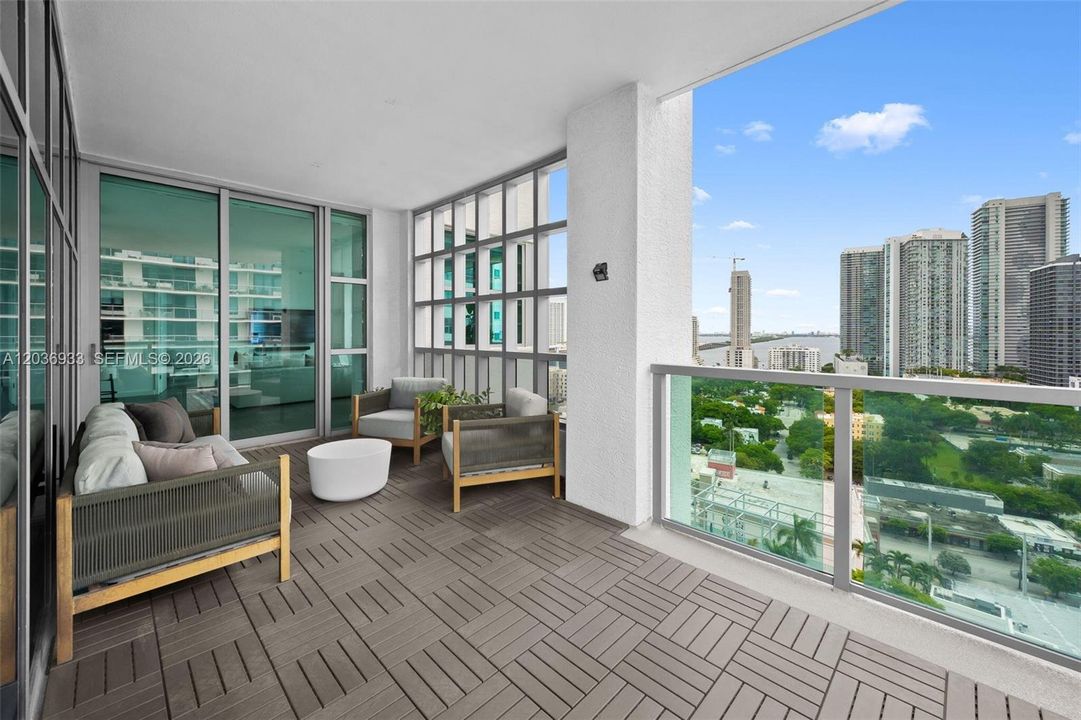 For Sale: $749,000 (2 beds, 2 baths, 1263 Square Feet)