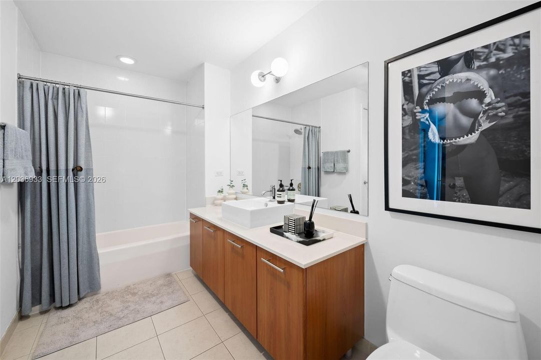 For Sale: $749,000 (2 beds, 2 baths, 1263 Square Feet)