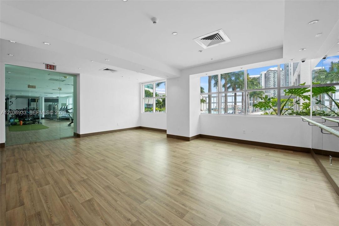 For Sale: $749,000 (2 beds, 2 baths, 1263 Square Feet)