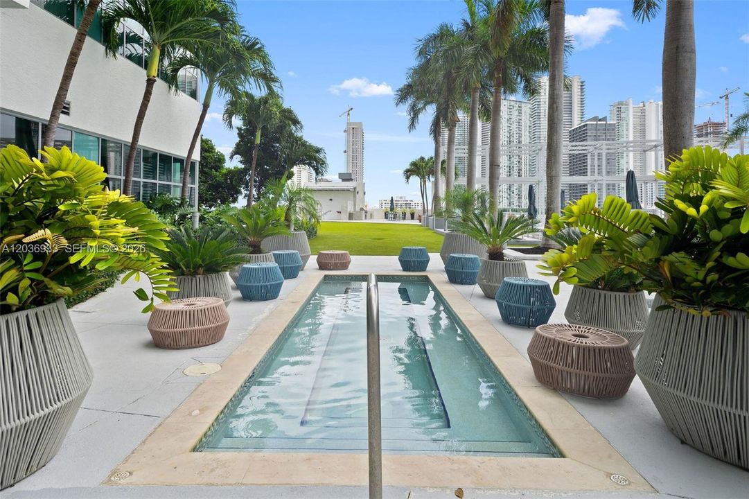 For Sale: $749,000 (2 beds, 2 baths, 1263 Square Feet)