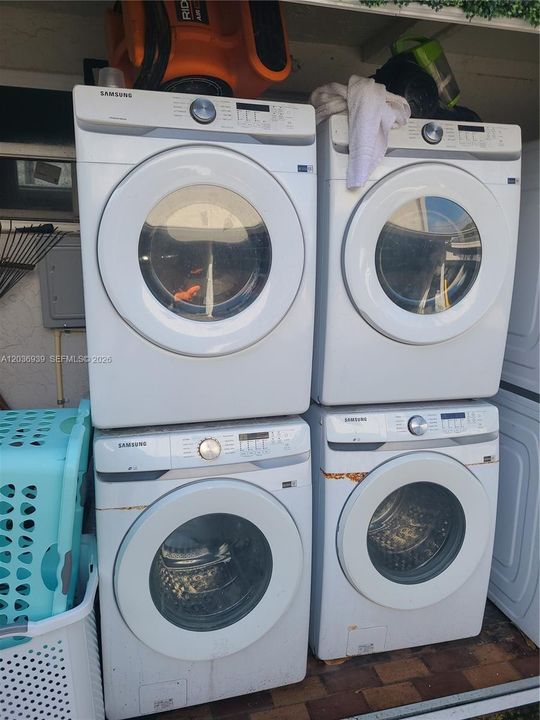 For Rent: $2,400 (2 beds, 1 baths, 4904 Square Feet)