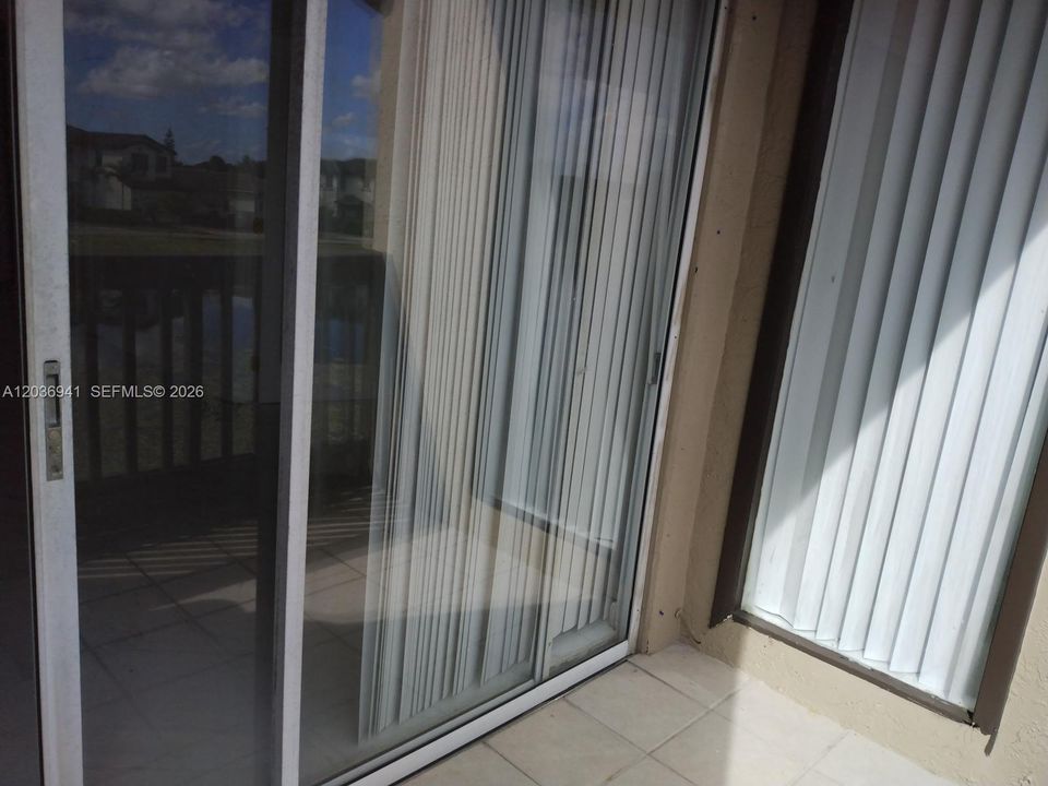 В аренду: $2,350 (2 спален, 2 ванн, 978 Квадратных фут)