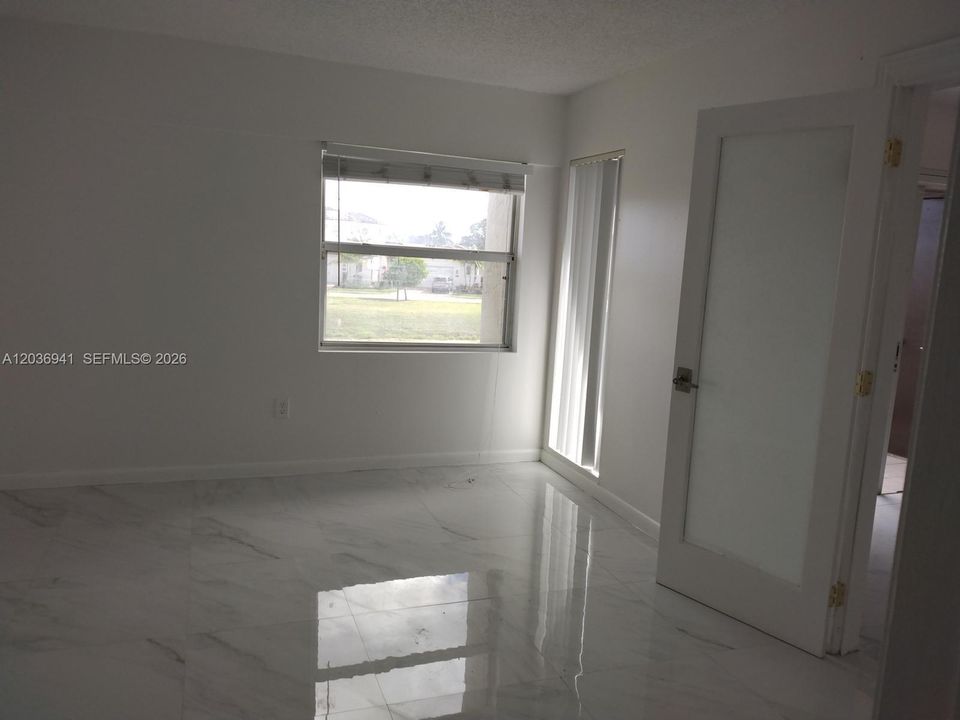 В аренду: $2,350 (2 спален, 2 ванн, 978 Квадратных фут)