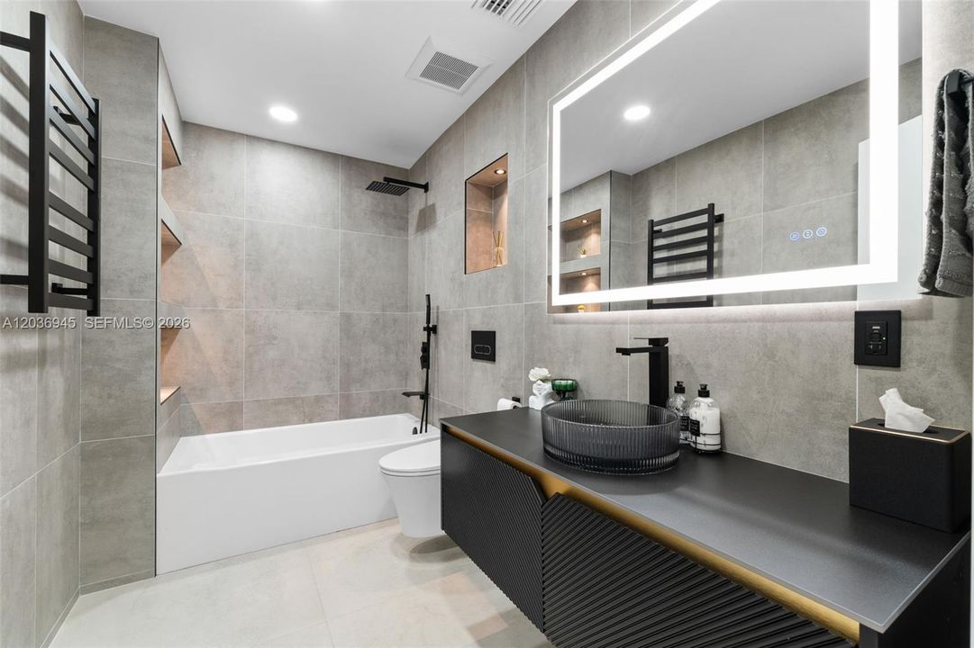 For Sale: $1,499,000 (4 beds, 3 baths, 1330 Square Feet)