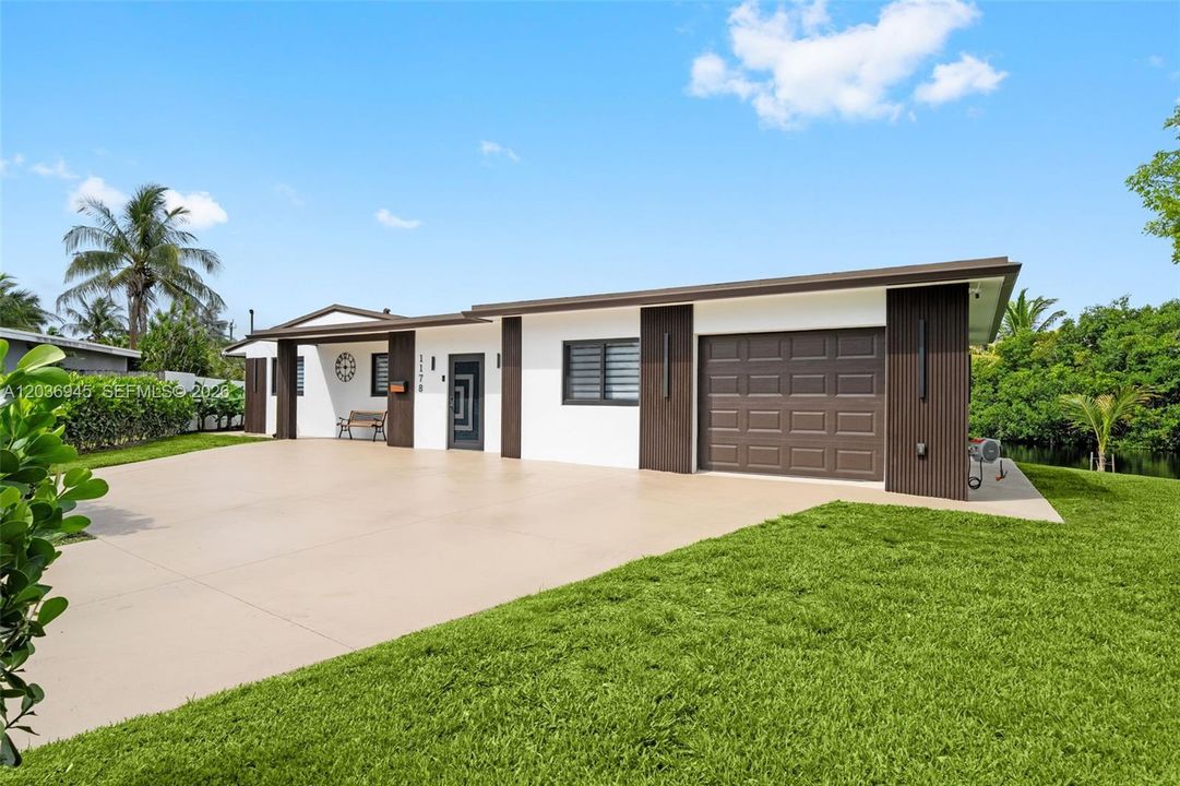 For Sale: $1,499,000 (4 beds, 3 baths, 1330 Square Feet)