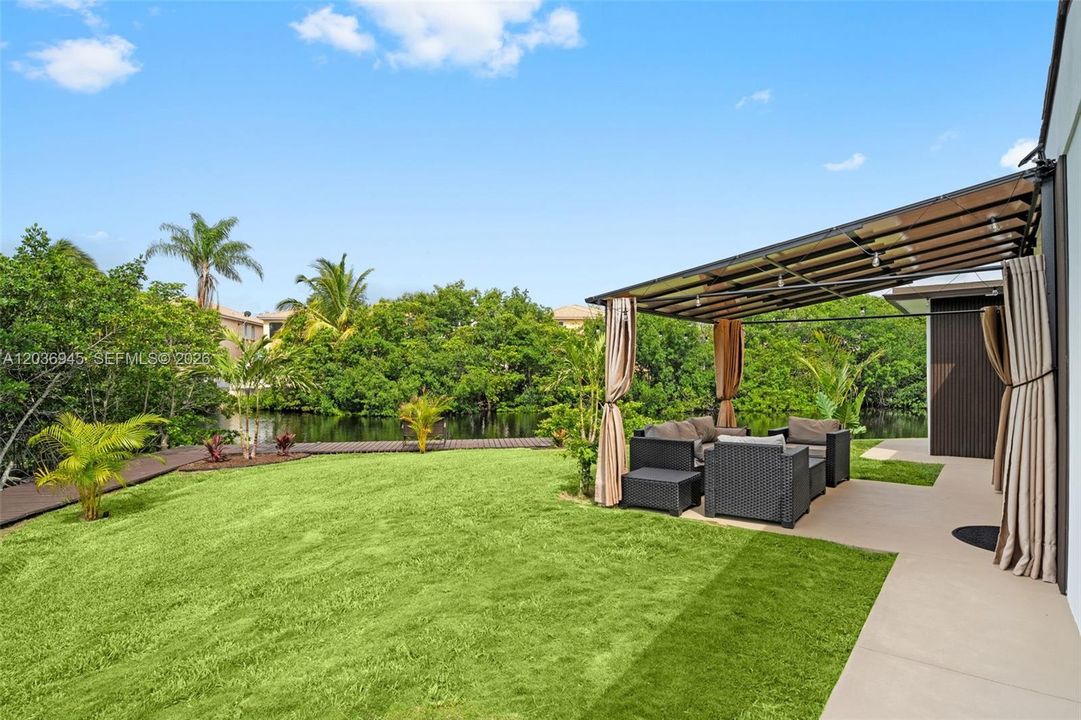 For Sale: $1,499,000 (4 beds, 3 baths, 1330 Square Feet)