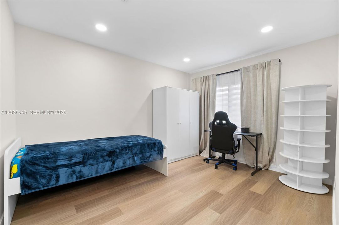 For Sale: $1,499,000 (4 beds, 3 baths, 1330 Square Feet)