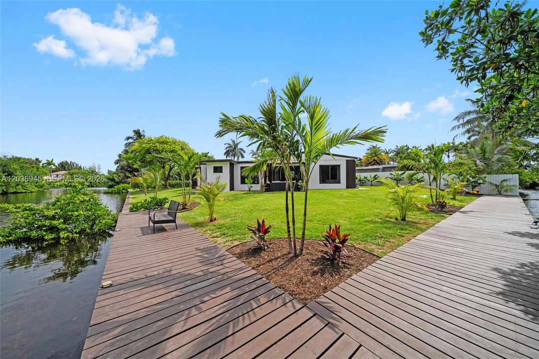 For Sale: $1,499,000 (4 beds, 3 baths, 1330 Square Feet)