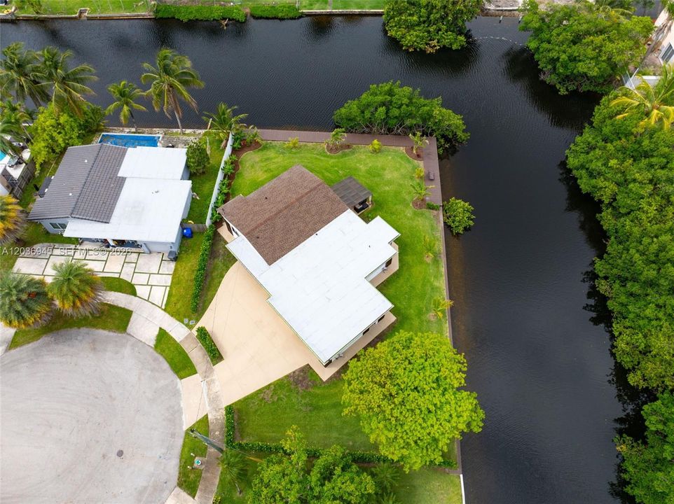 For Sale: $1,499,000 (4 beds, 3 baths, 1330 Square Feet)