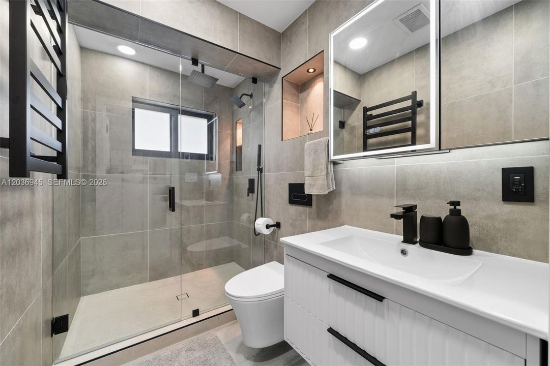 For Sale: $1,499,000 (4 beds, 3 baths, 1330 Square Feet)