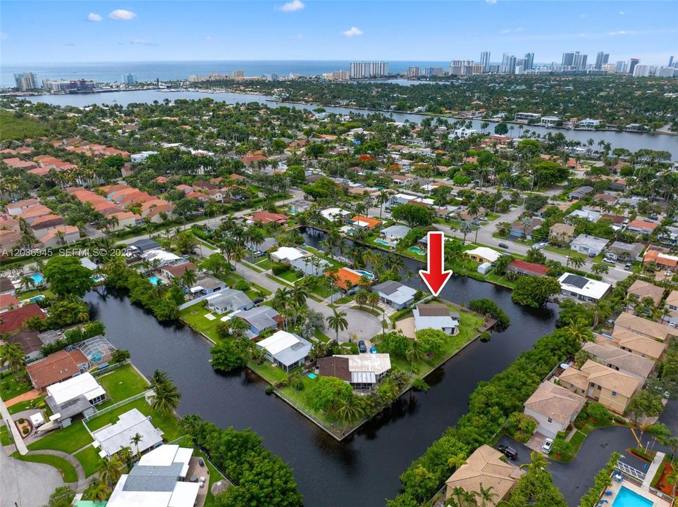 For Sale: $1,499,000 (4 beds, 3 baths, 1330 Square Feet)
