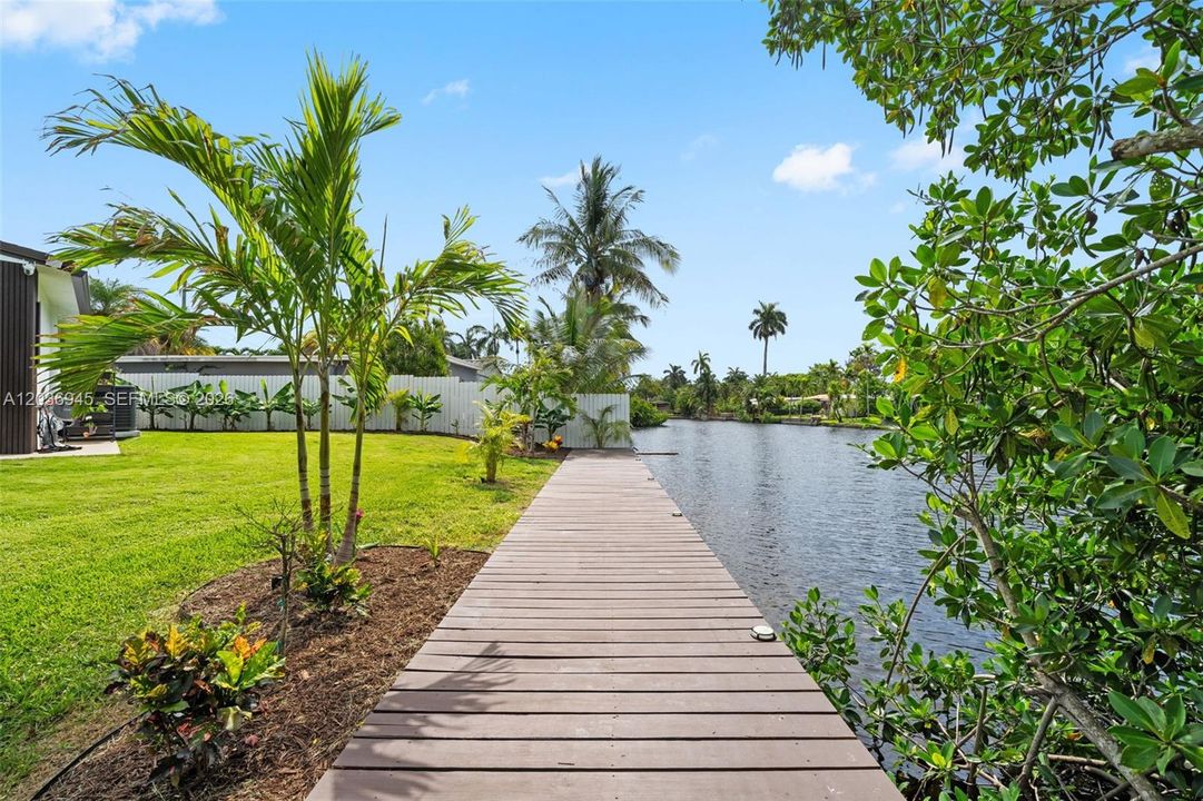 For Sale: $1,499,000 (4 beds, 3 baths, 1330 Square Feet)