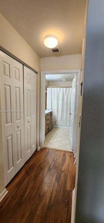 For Rent: $2,700 (3 beds, 2 baths, 1207 Square Feet)