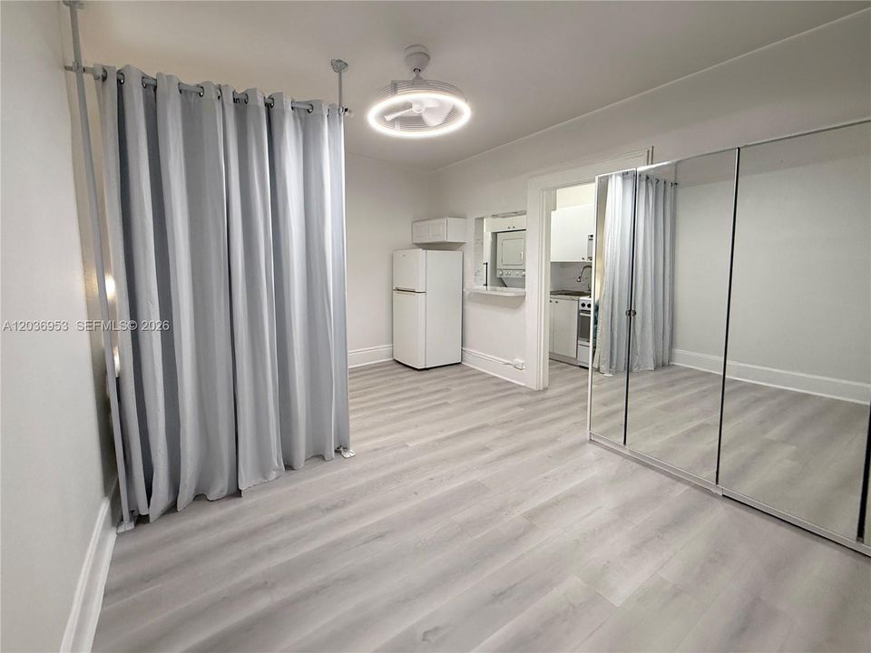 For Rent: $1,650 (0 beds, 1 baths, 255 Square Feet)