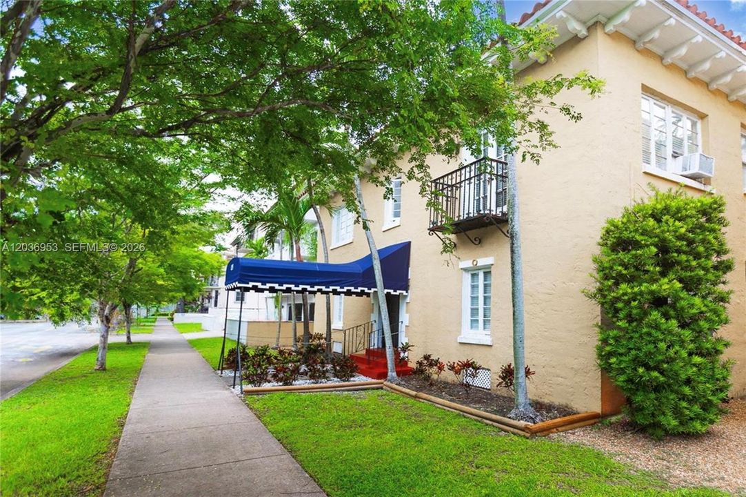 For Rent: $1,650 (0 beds, 1 baths, 255 Square Feet)