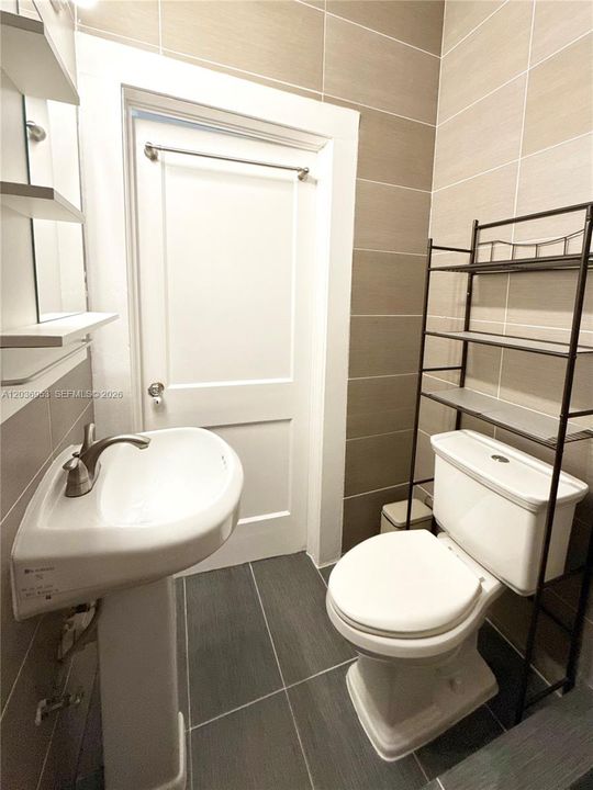For Rent: $1,650 (0 beds, 1 baths, 255 Square Feet)