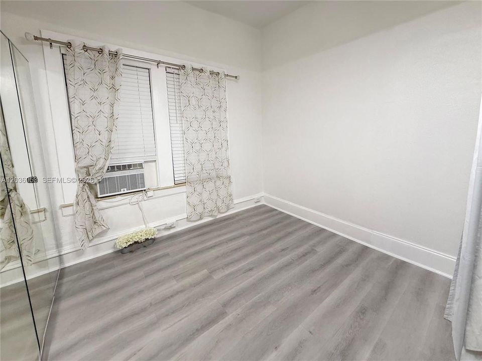 For Rent: $1,650 (0 beds, 1 baths, 255 Square Feet)