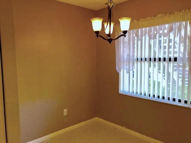 7844 WILLOW DINETTE