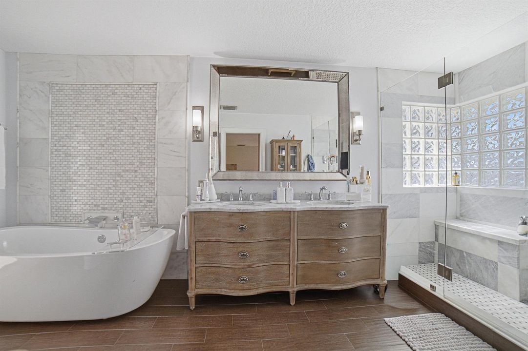 Bedroom1-Bathroom