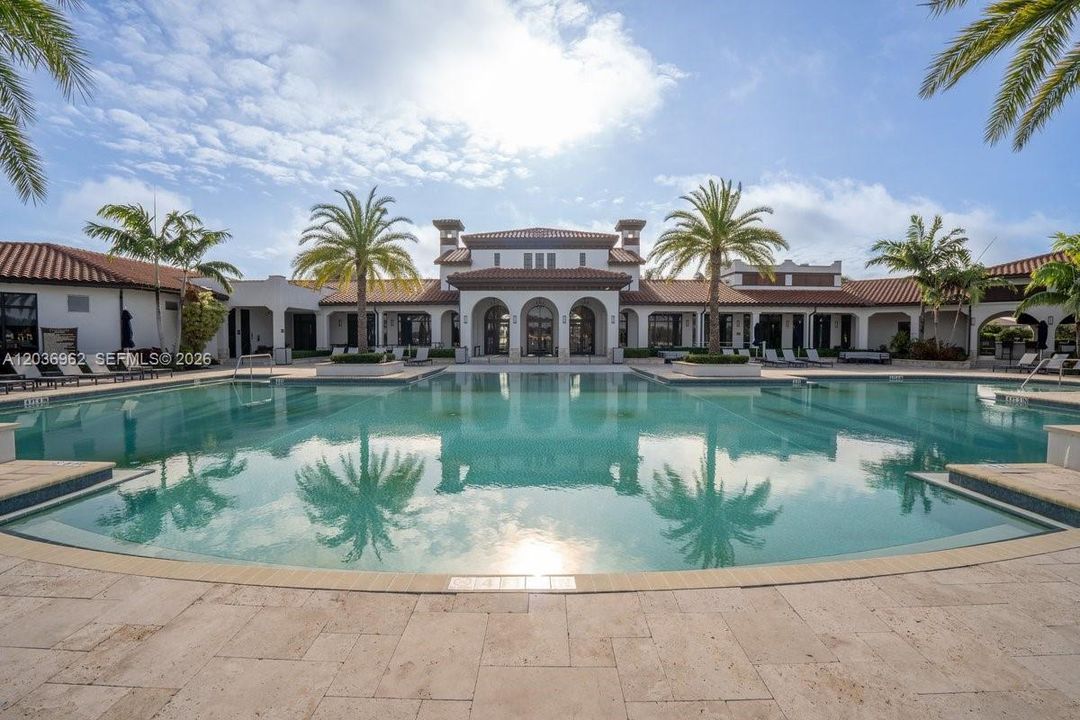 For Sale: $1,440,000 (4 beds, 5 baths, 3690 Square Feet)
