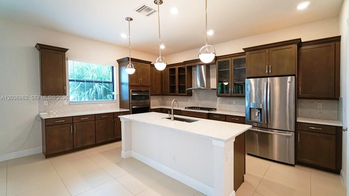 For Sale: $1,440,000 (4 beds, 5 baths, 3690 Square Feet)