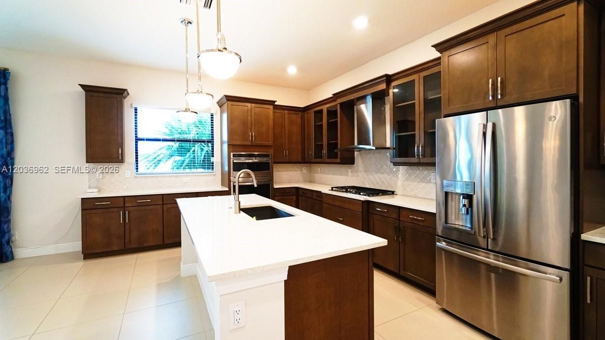 For Sale: $1,440,000 (4 beds, 5 baths, 3690 Square Feet)