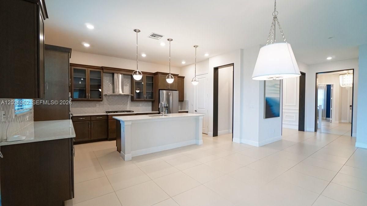 For Sale: $1,440,000 (4 beds, 5 baths, 3690 Square Feet)