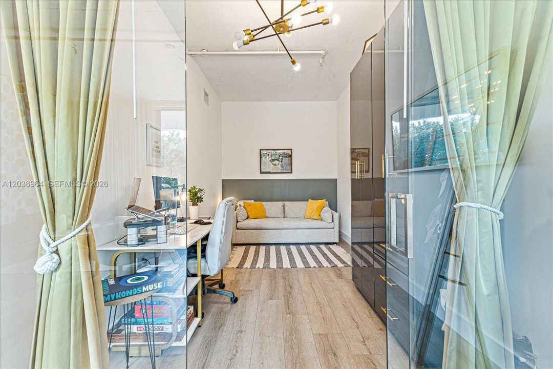 For Rent: $5,000 (2 beds, 2 baths, 1014 Square Feet)