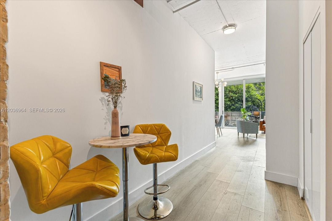 For Rent: $5,000 (2 beds, 2 baths, 1014 Square Feet)